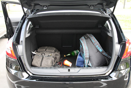 В багажник поместится как все необходимое для путешествия, так и запас продуктов на неделю